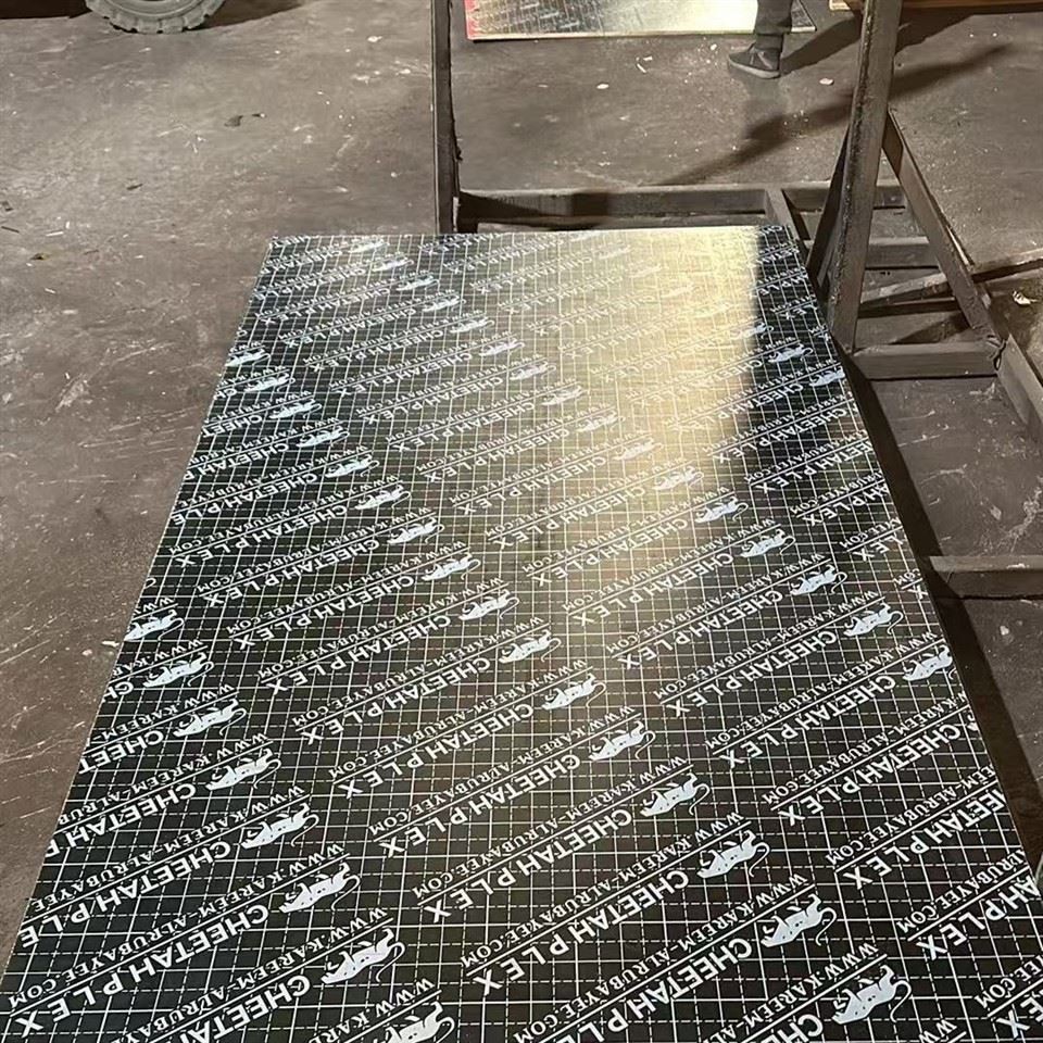 Melaminfilm mötte plywood